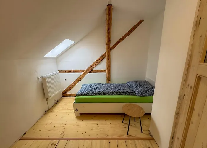 Krusnohorsky Poutnik בית הארחה *